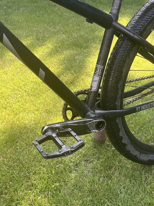 Rower dirt jumping dirtówka YT dirt love rock shox pike dj