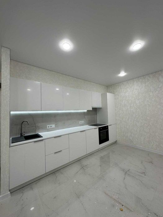 2 комнатная квартира с ремонтом в новом доме. Всегда работают лифты