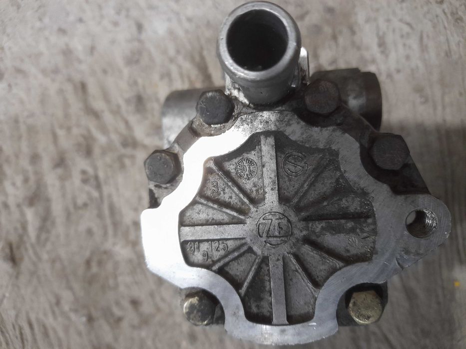 Насос ГУР Volkswagen Polo 1994-2001 1.0 1.4 7691955220; 032145157A