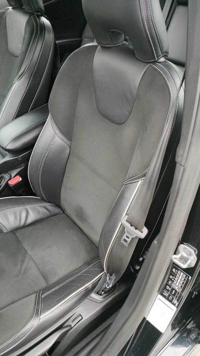 Volvo V40 2.0d 190hp D4 R-design