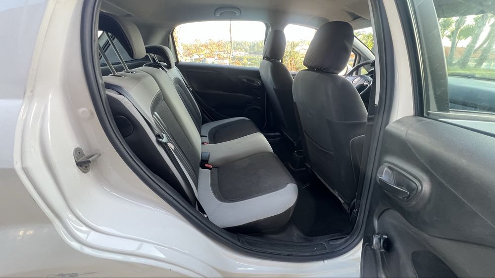 Fiat Punto 2012 – 210.000 km – Fiável e económico trato financiamento