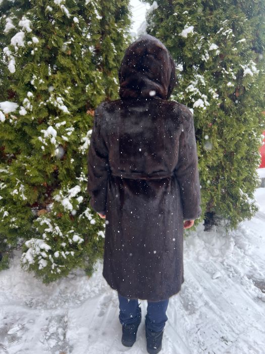 Норковую шубу в идеальном состоянии