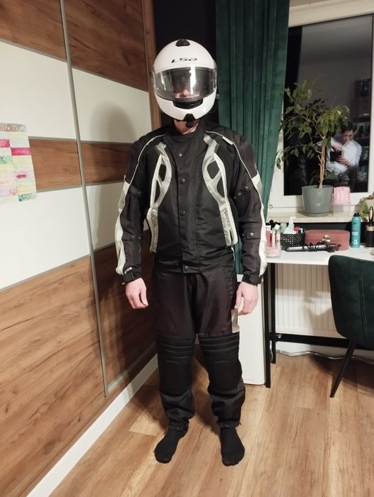 Kombinezon na motocykl