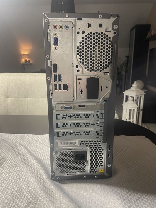 Sprzedam komputer stacjonarny marki Lenovo Ideacentre.