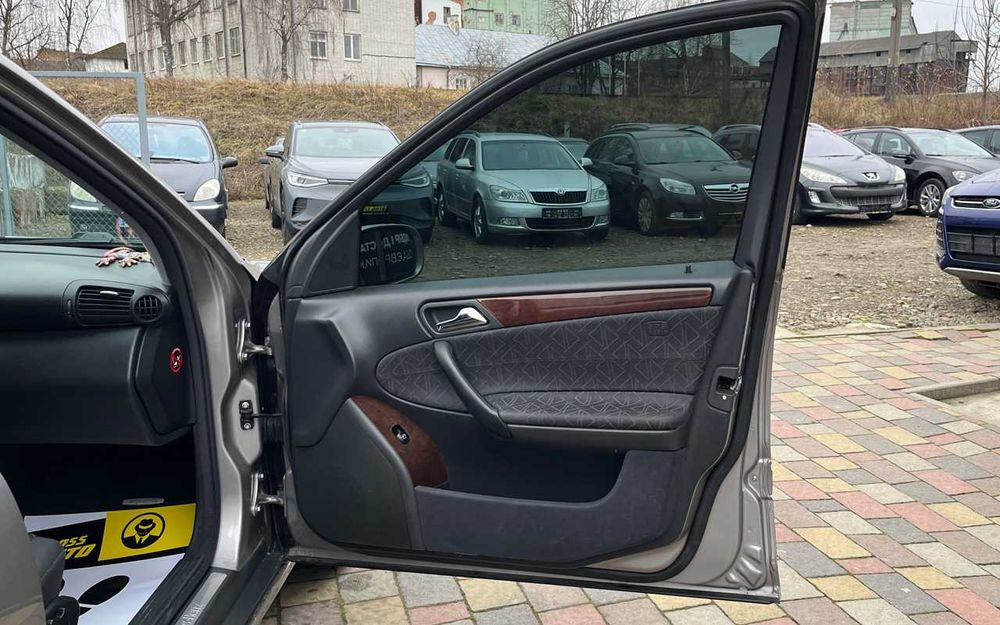 Mercedes-Benz C 200 2003