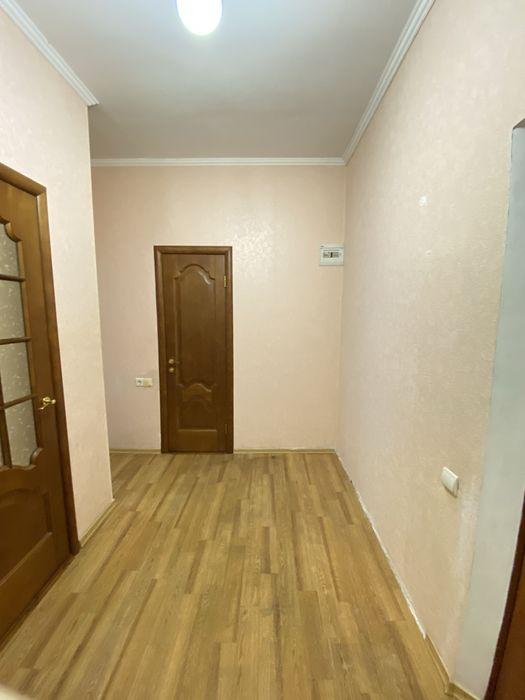 Продаж 1 кімнатної квартири-43,5 м2 по вулиці Героїв Гостомеля з мінімальним оформленням і газом