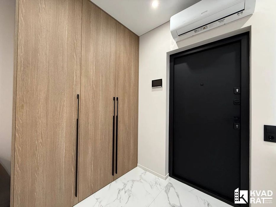 Квартира першої здачі в самрму центрі  1.5 кім