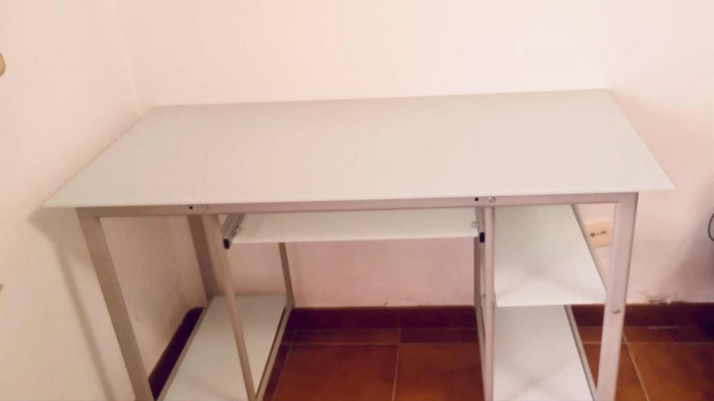 Vendo Secretárias de Escritório