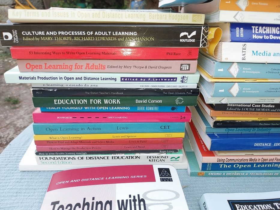 Coleção de livros de educação a distância dos anos 90