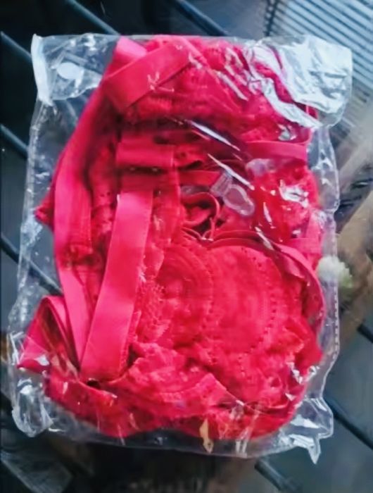 Жіночий бюстгальтер і трусики Підвʼязки 3 предмети кружевні еротичні