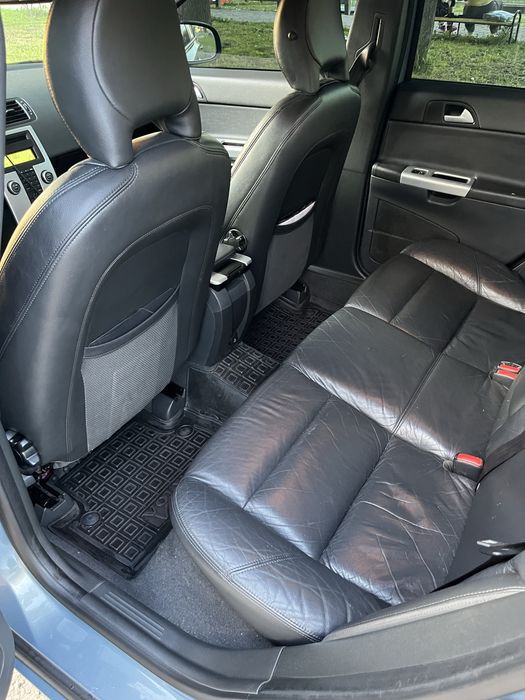 Продам власне авто Volvo v 50