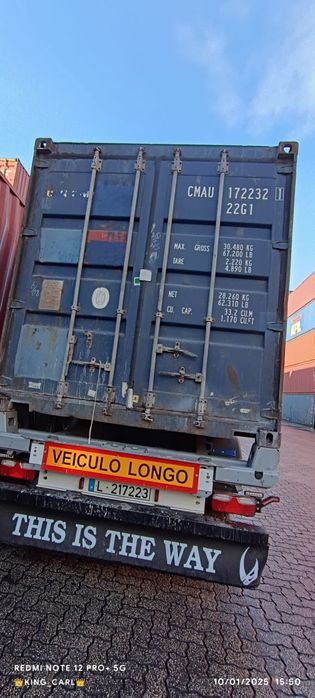 Contentores usados e novos