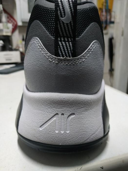 TÊNIS NIKE  AIR  NOVOS N°  48  Muito bonitos  ou troco por N°  45  46