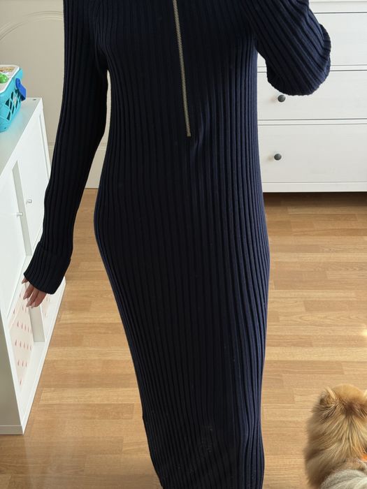 Sukienka z wełny marino 100%  Długa z golfem rozpinanym  h&m