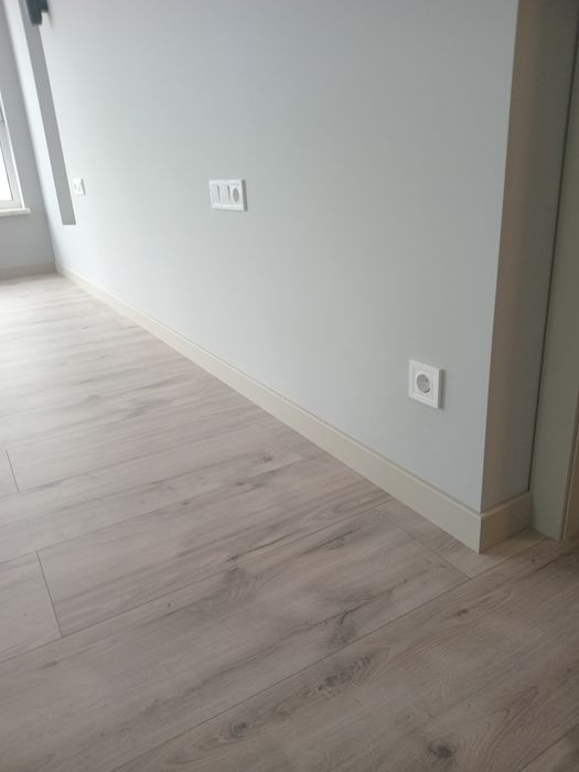 Якісний монтаж плінтуса НЕ ДОРОГО