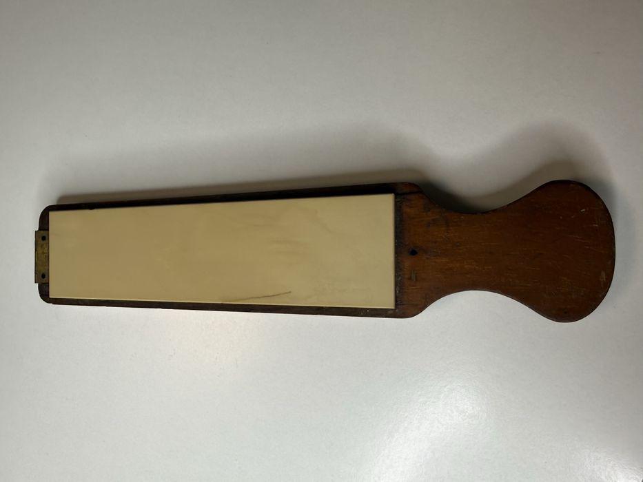 Опасная бритва, камень для заточки