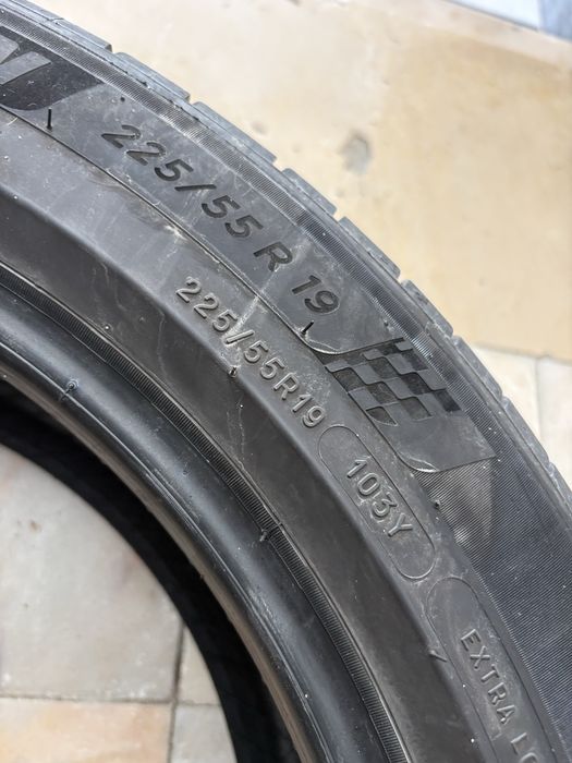 Vendo 2 pneus Michelin Pilot Sport 4, medida 225/55 R19 103Y XL (Extra Load).