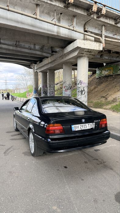 Продам BMW e39 2.5