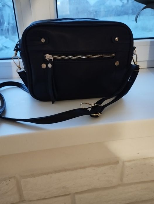 Сумочки рюкзаки жіночі в гарному стані