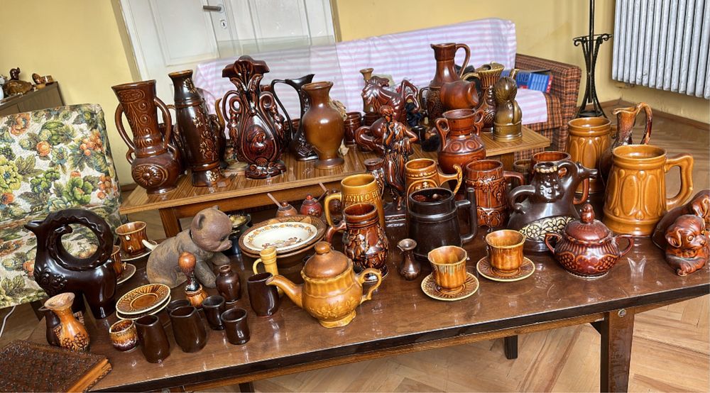 Ceramiczne figurki, antyki, kolekcje