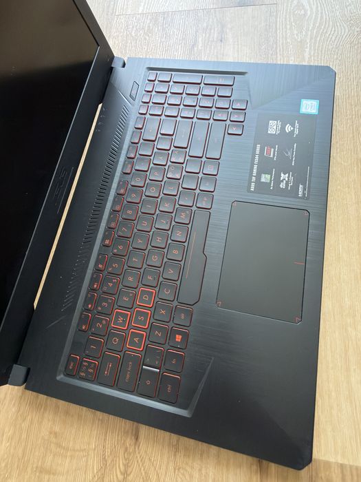 Asus   FX504.