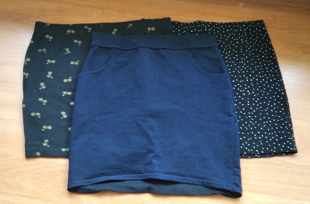 Spódniczki mini 152 xs 3szt