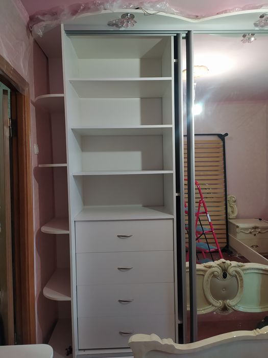 шафа купе у відмінному стані