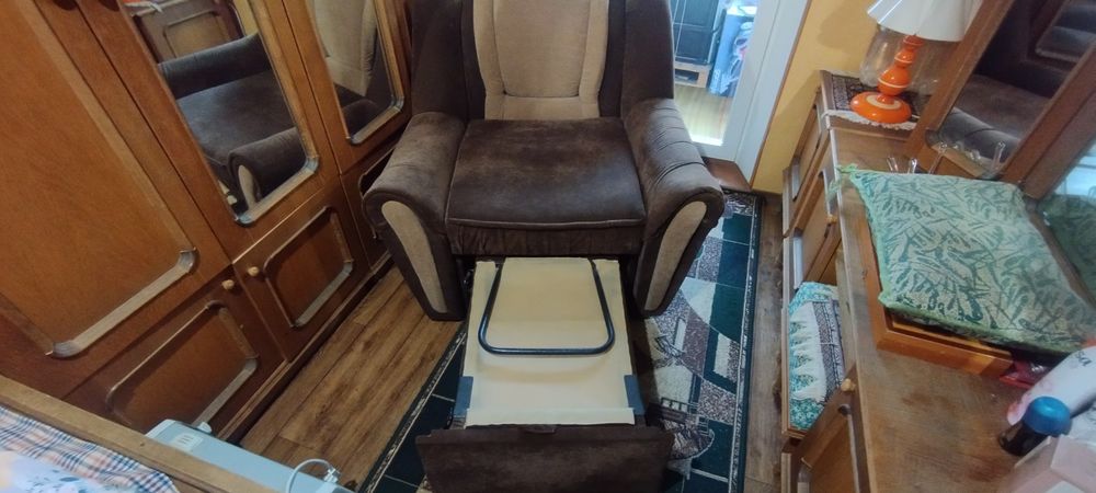 Кресло кровать раскладное.