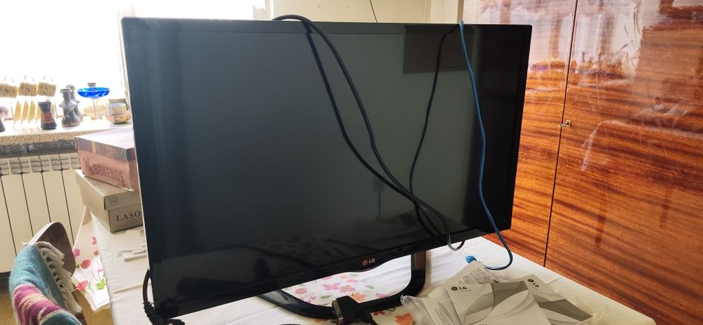 Продам телевізор LG 32LN570V, б/в