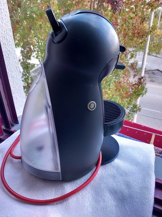 Máquina de café da marca krups. Nescafé Dolce Gusto.