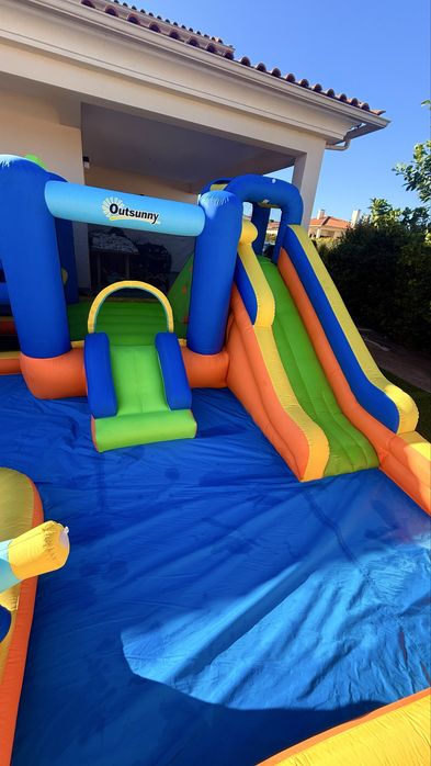 Aluguer Parque Insuflável Infantil c/ Escorrega + Água – 4,3 × 4,2 m