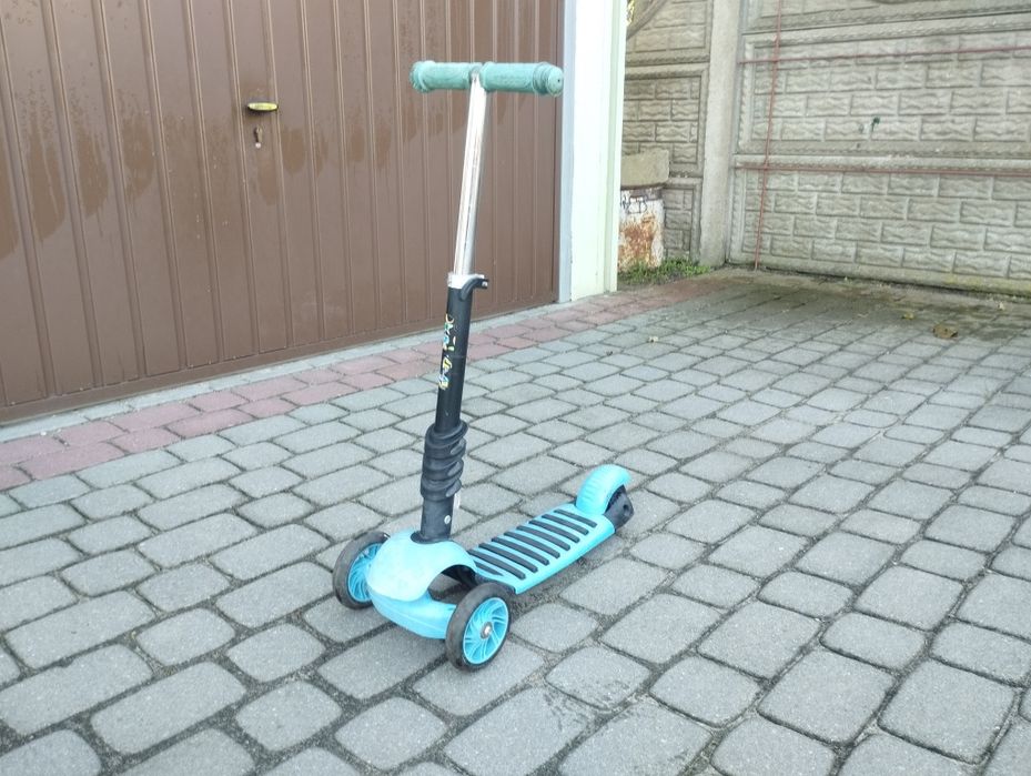 Sprzedam hulajnoge.