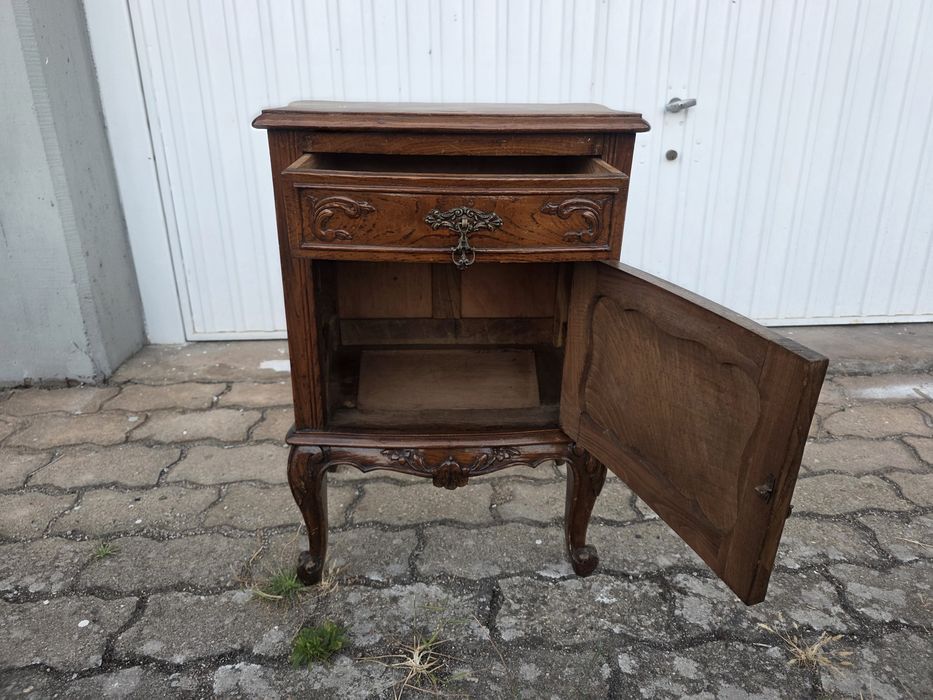 Mesinha de cabeceira