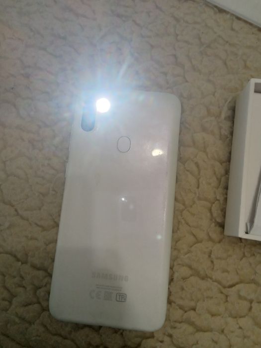 Продам samsung a11.
