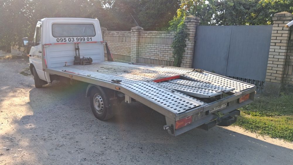 Продам евакуатор mersedes sprinter