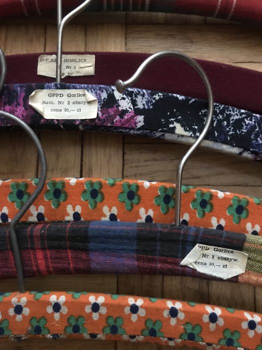 Drewniane wieszaki - kolekcja.