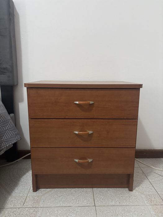 Secretaria e mesa de cabeceira