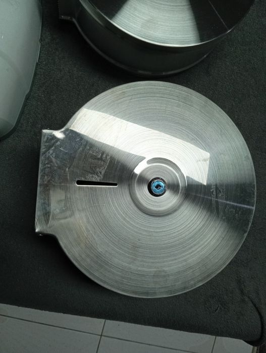 Distribuidor os suportes de papel higiénico e de mão