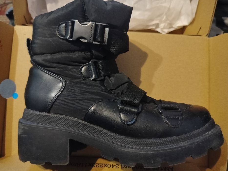 Демісезонні жіночі напівчоботи