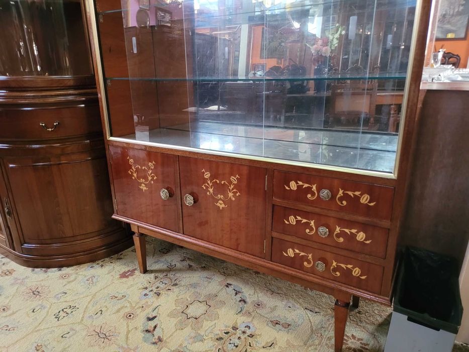 Cristaleira estilo D. Maria - Muito bom estado geral