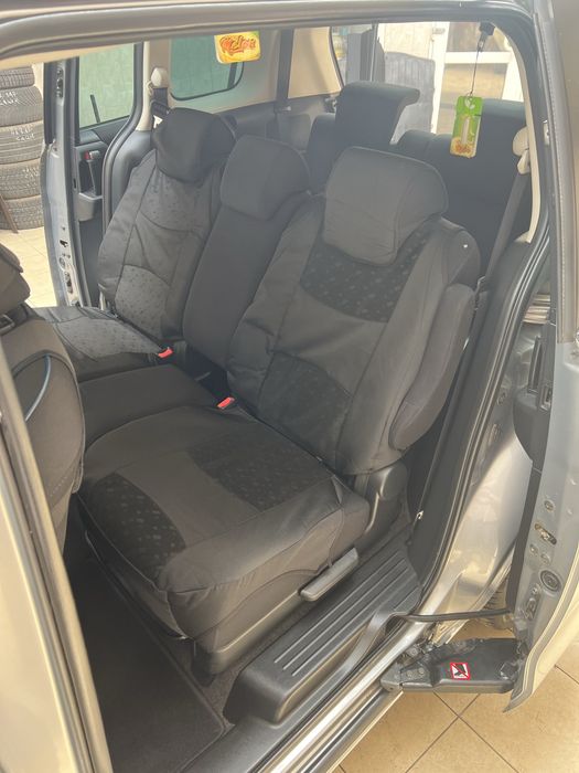 Mazda 5 офіціальна
