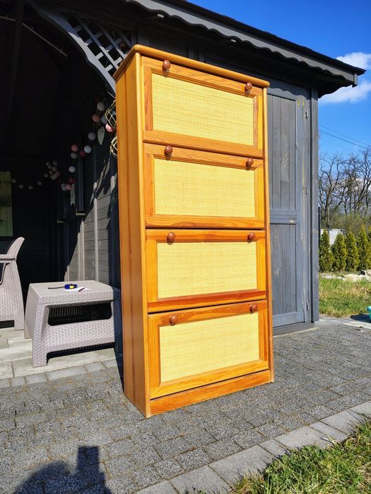 Wysoka szafka na buty