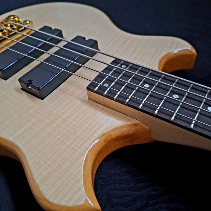 Gitara basowa, short scale, 4 struny, lutnicza, bas