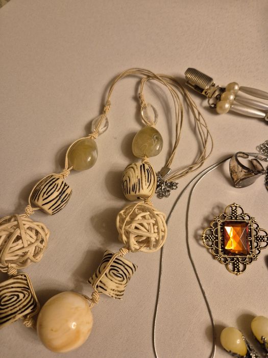 Біжутерія,прикраси одним лотом