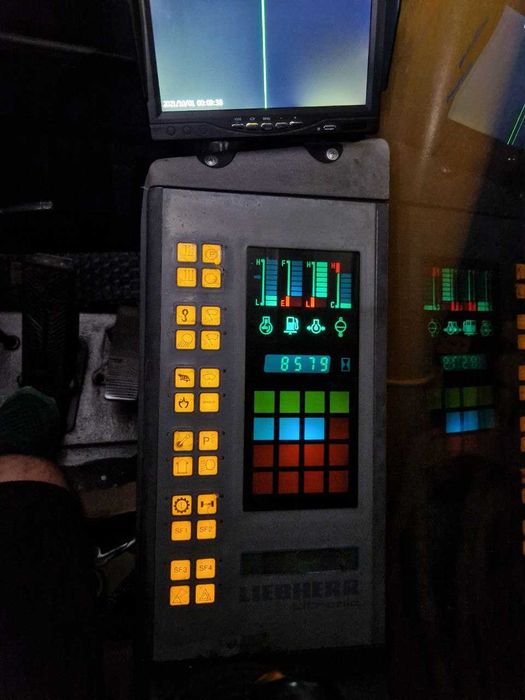 Екскаватор Liebherr