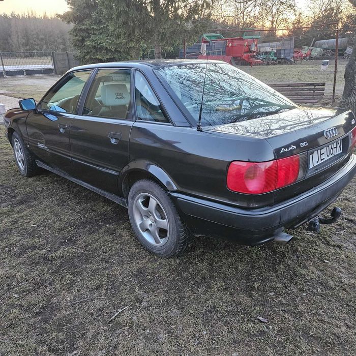 Samochód Audi 80
