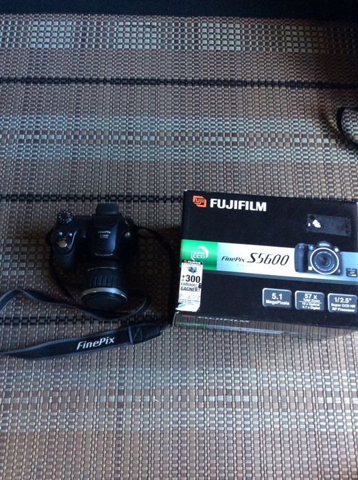 Maquina Fotografica FujiFilm S5600