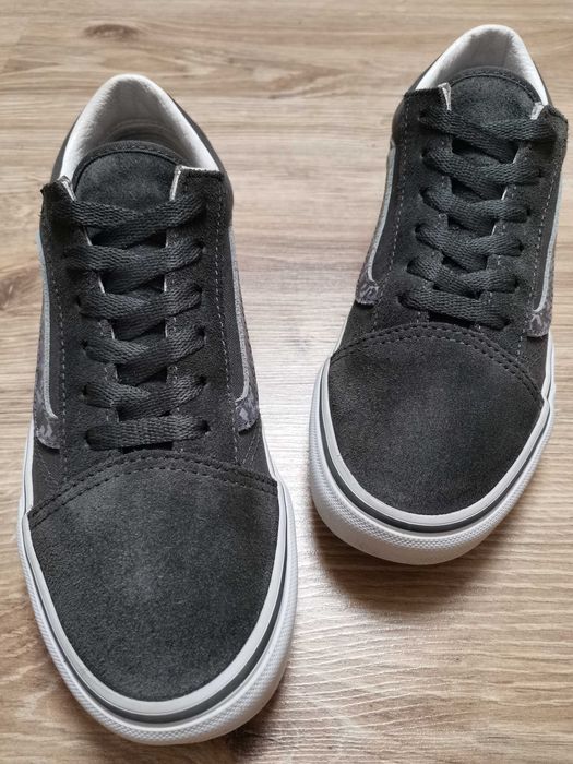 Продам кеди Vans 38 розміру.