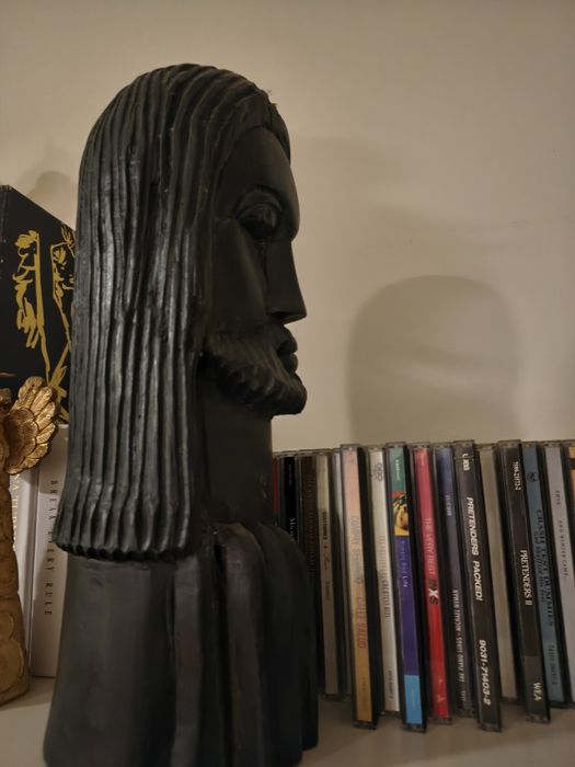 Busto de Jesus Cristo em madeira