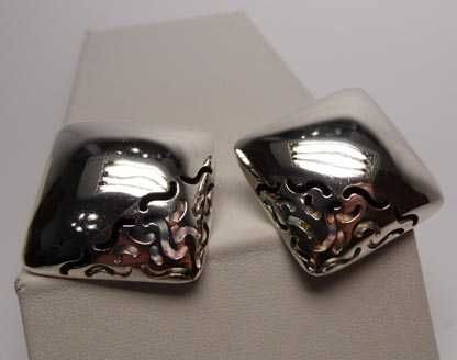 Srebrne pękate kolczyki romby wycinane ozdoby sztyfty